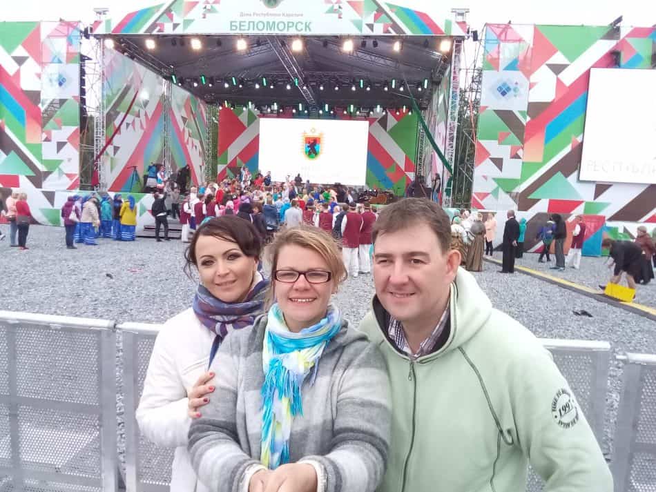 Anastasia Averina (left) with Anastasia Salo and Mikhail Totsky in Belomorsk