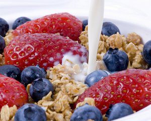 Berries and cereals with milk